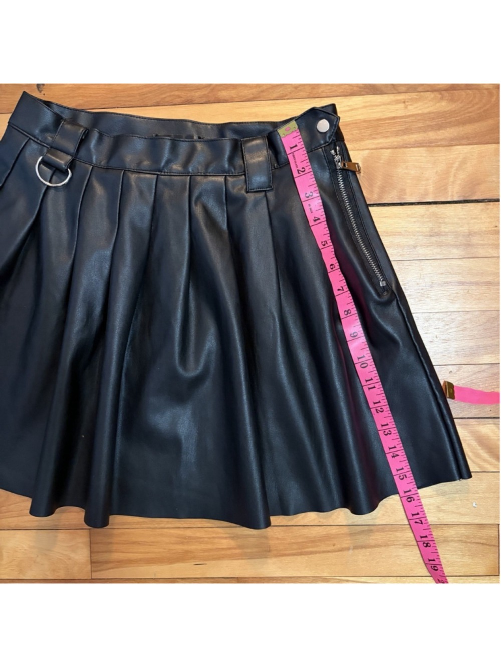 Streetwear Society Faux Leather Pleated Mini Skirt - Medium - Picture 4 of 7